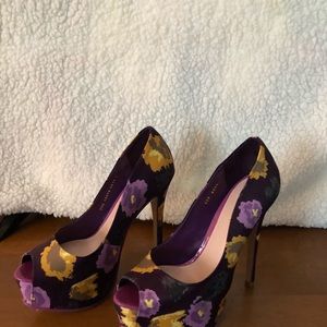 Fabulous Flower print purple 👠